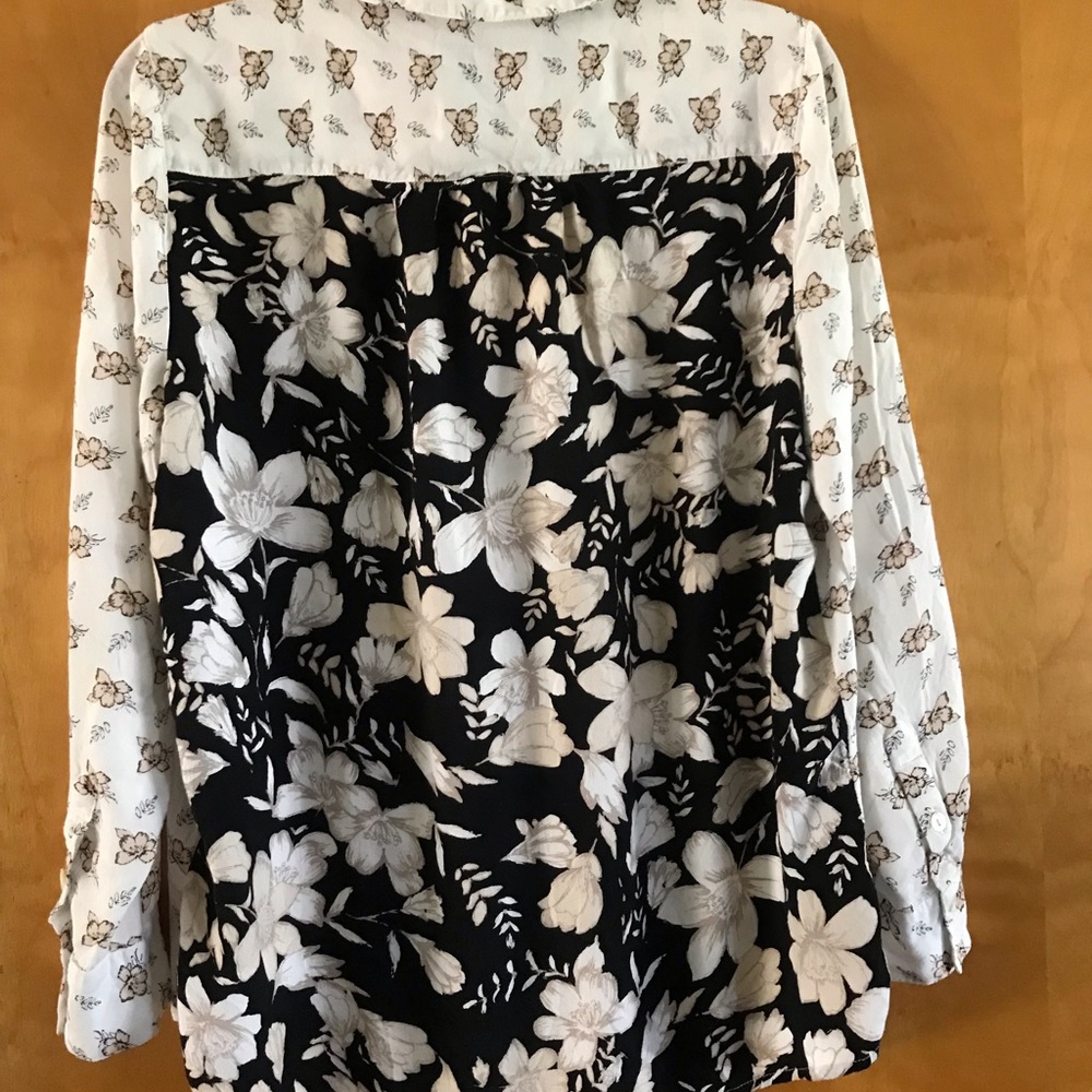 Floral Print Button-Front Shirt in White and Tan - Picture 3 of 3